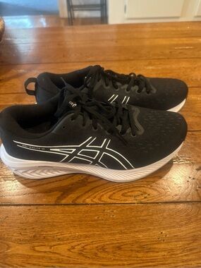 ASICS Gel Excite 10 Wide Running Shoes Black White AmpliFoam+ Women’s